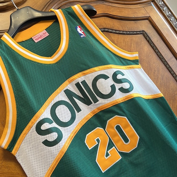 Throwback Mitchell & Ness NBA Seattle Super Sonic Gary Payton #20 Green Jersey - Picture 5 of 8